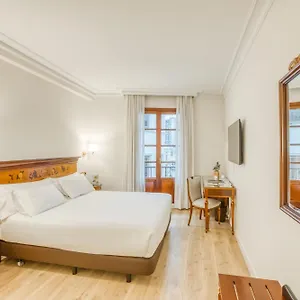 *** Hotel Sercotel Arenal España